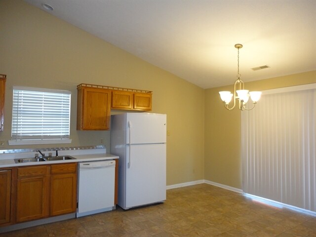 Building Photo - 8950 Birkdale Circle