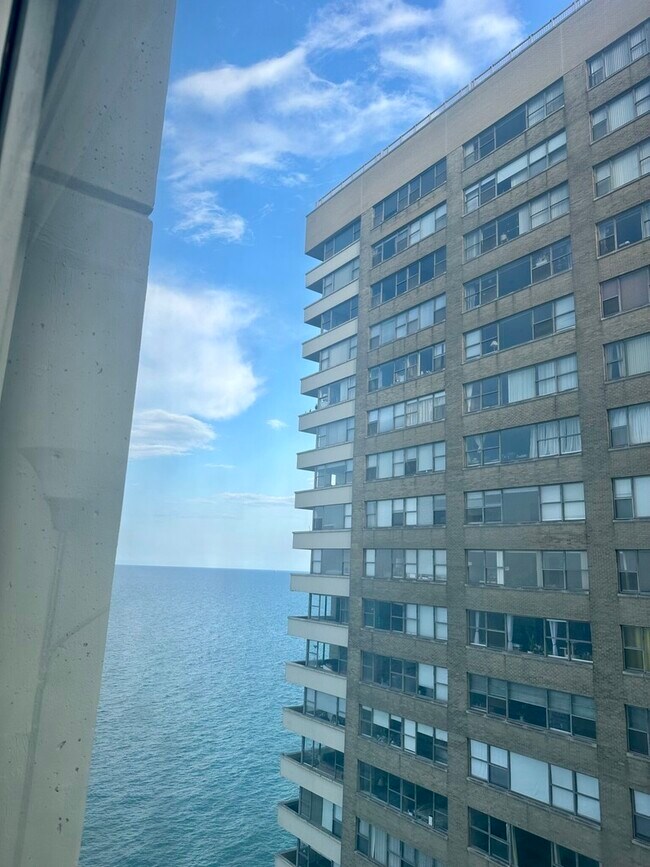 Foto del edificio - 6171 N Sheridan Rd