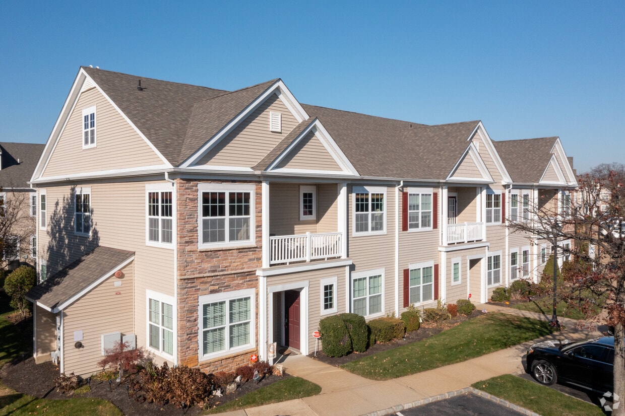Seasons At Massapequa Apartments in Massapequa, NY