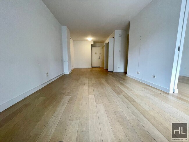 Foto del edificio - Beautiful 1 Bedroom In Murray Hill! $4,325