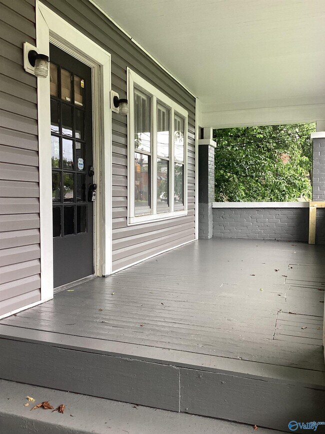 Foto del edificio - 2404 Whitesburg Dr