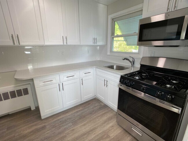 Building Photo - 630 NY-376