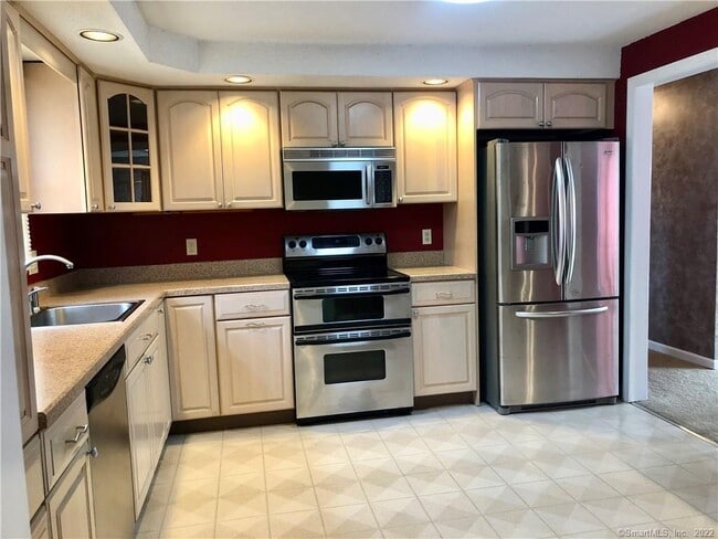 Building Photo - 49 Cheshire Dr