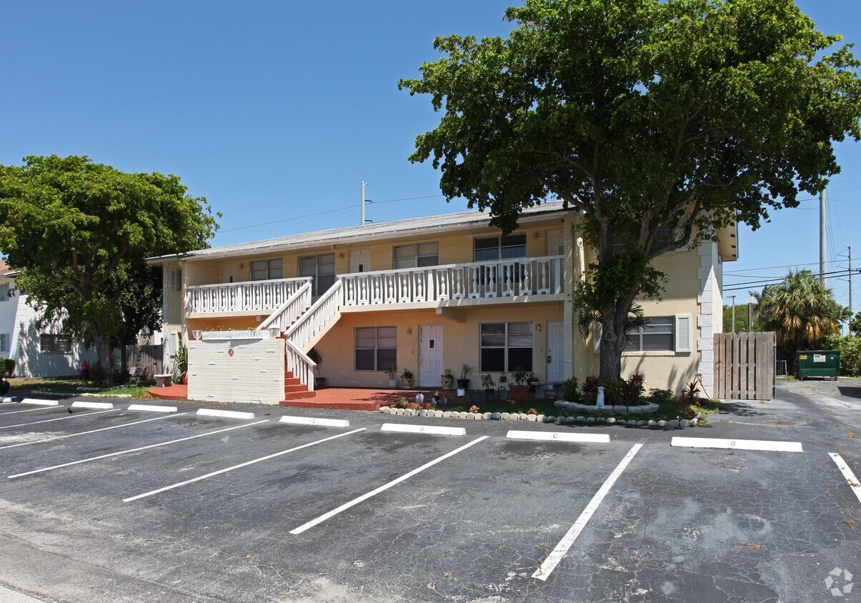 1033 NW 30th Ct, Wilton Manors, FL 33311 Apartments in Wilton Manors
