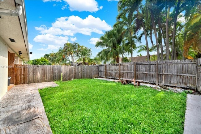 Building Photo - 10731 SW 139th Ave
