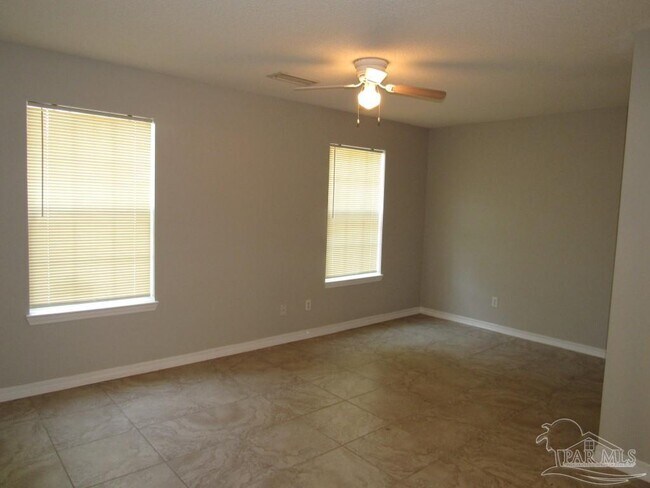 Building Photo - 5715 Divot Ln