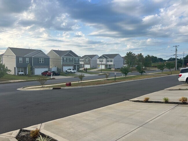 Foto del edificio - Beautiful Condo located in North Johnson City