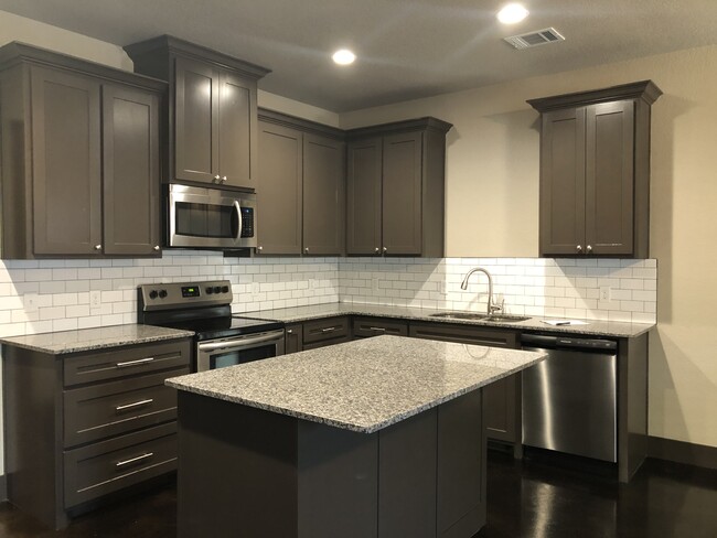 Building Photo - 403 Co Rd 3383