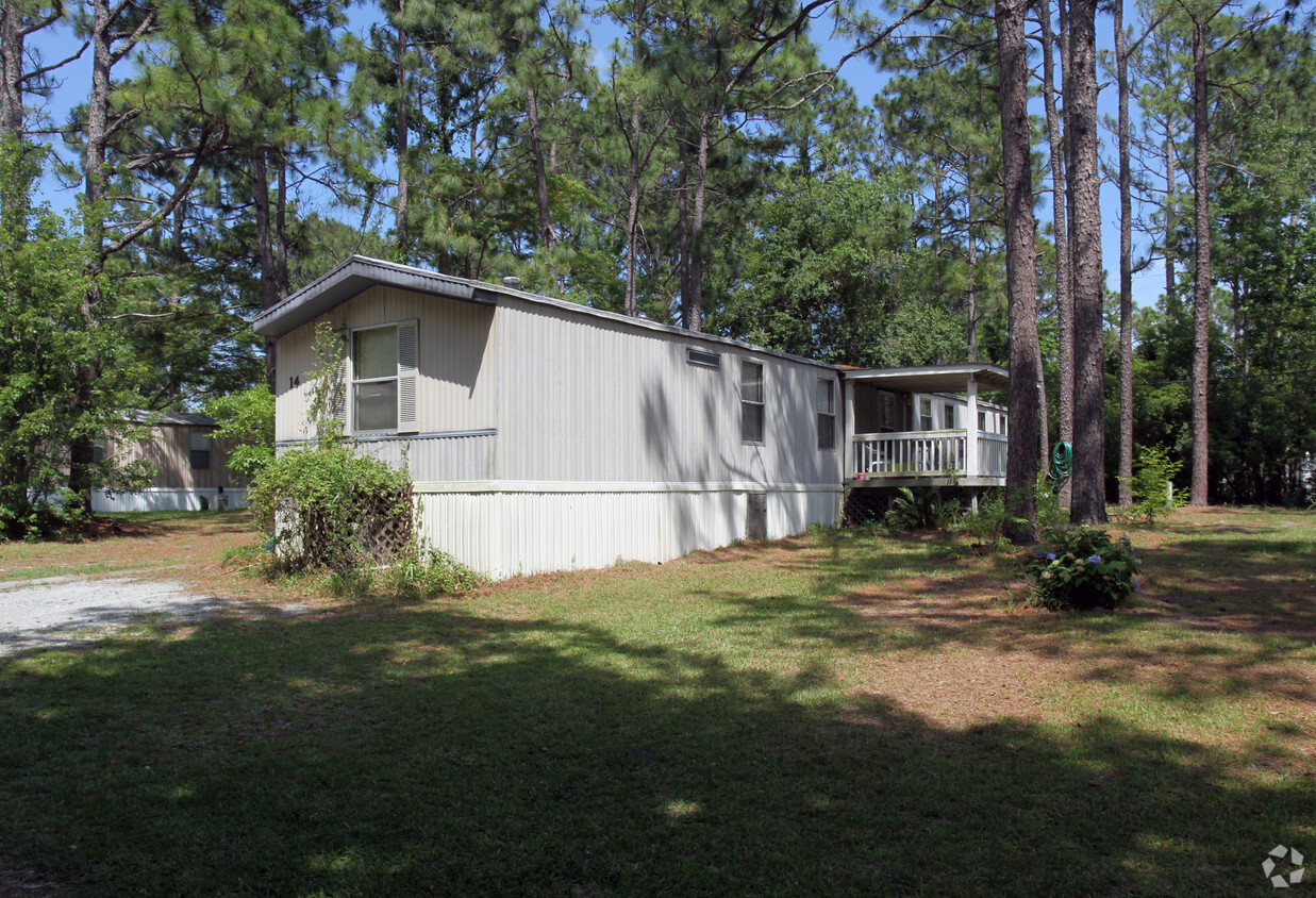 Foto del edificio - Highland Pines Mobile Home Park