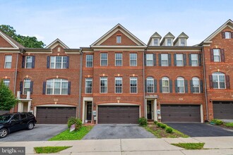 Building Photo - 1525 Rabbit Hollow Pl