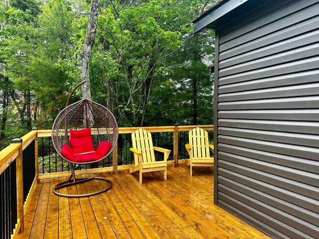 Photo du bâtiment - 80 Sand Bay Rd