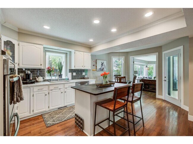 Building Photo - 1547 Bluebird Ln