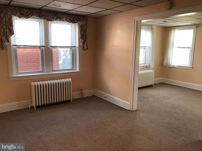 Foto del edificio - 839 W Lancaster Ave