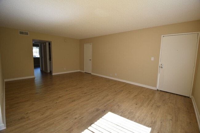Building Photo - 11107 La Maida St