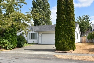 Building Photo - 5706 Crystal Ct SE