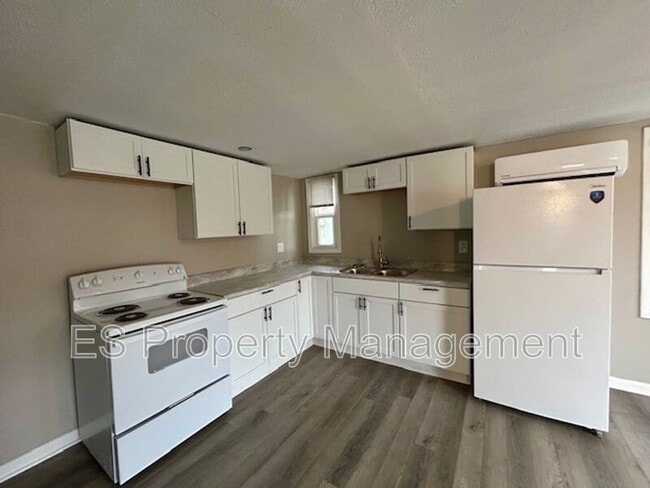 Building Photo - 1408 Holland St