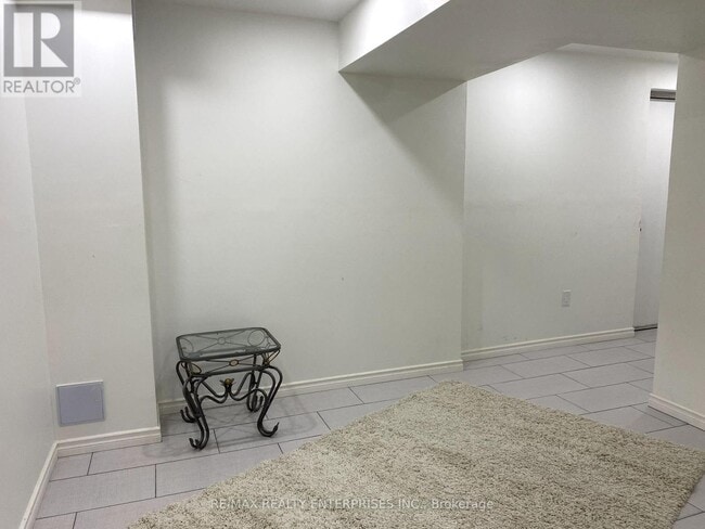 Building Photo - 5370 Bellows Ave