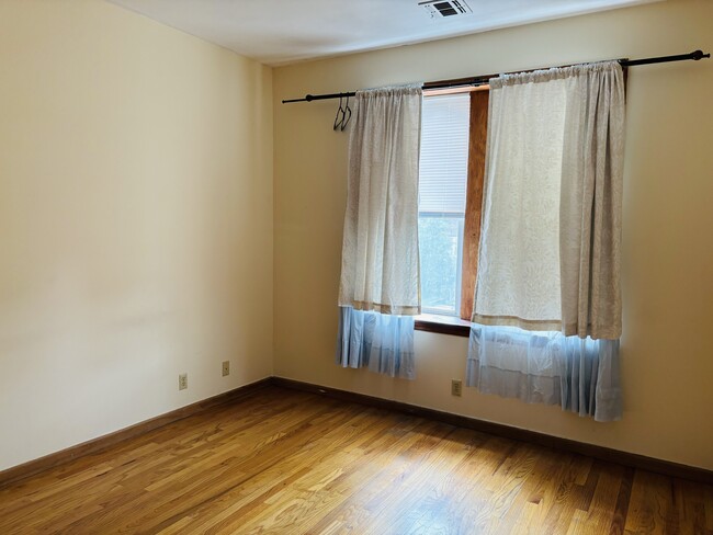 Bedroom 2 - 121-123 Ridge Rd