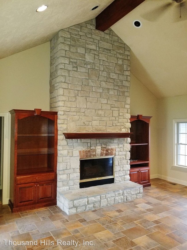 Building Photo - 4 br, 3 bath House - 237 Country Bluff Drive