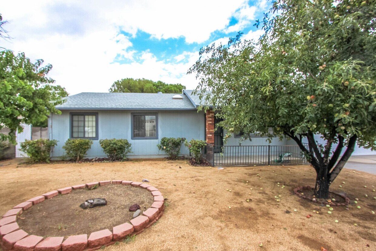 Foto principal - Four Bedroom in Prescott Valley
