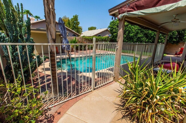 Foto del edificio - 4314 E Silverwood Dr