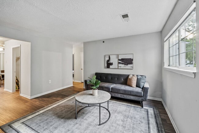 Building Photo - 2605 Kenridge Pkwy