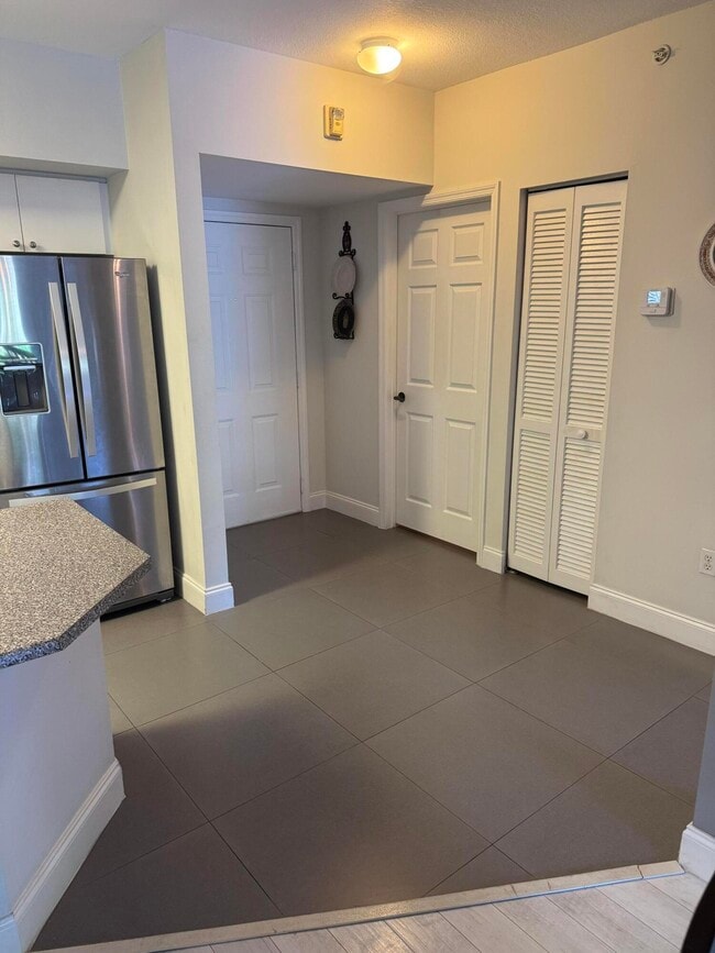 Building Photo - 2105 Lavers Cir