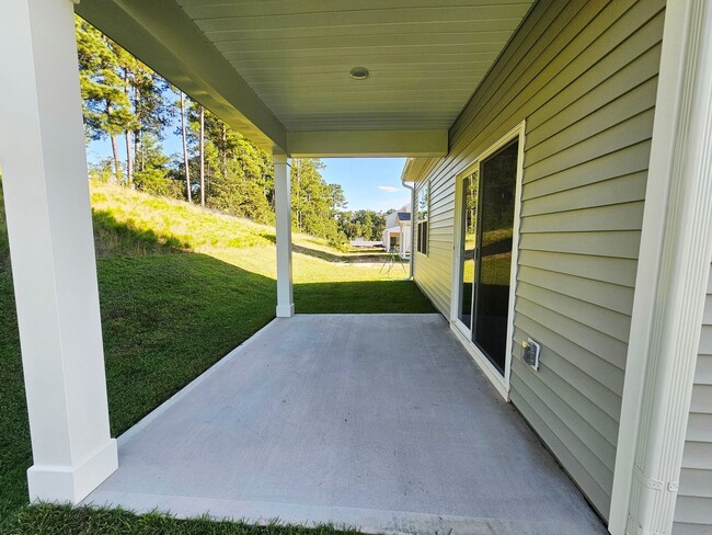 Foto del edificio - Gated Community with Amenities!