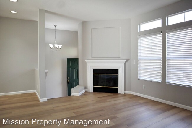 Building Photo - 3 br, 2.5 bath House - 3513 Braxton Cmn