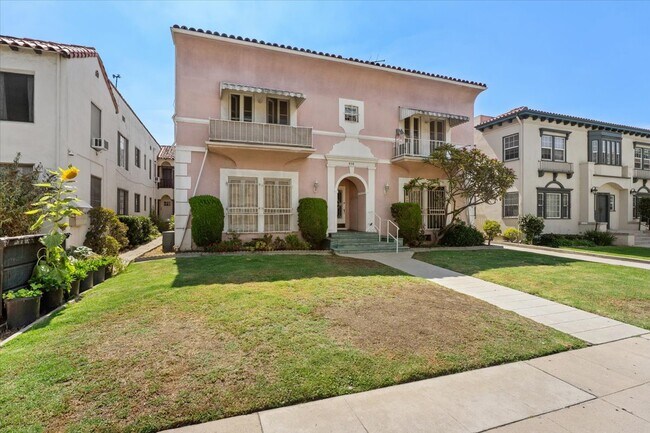Foto del edificio - 838 S Mansfield Ave