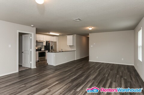 Foto del edificio - 4 bedroom / 2 bath in Highland Grove