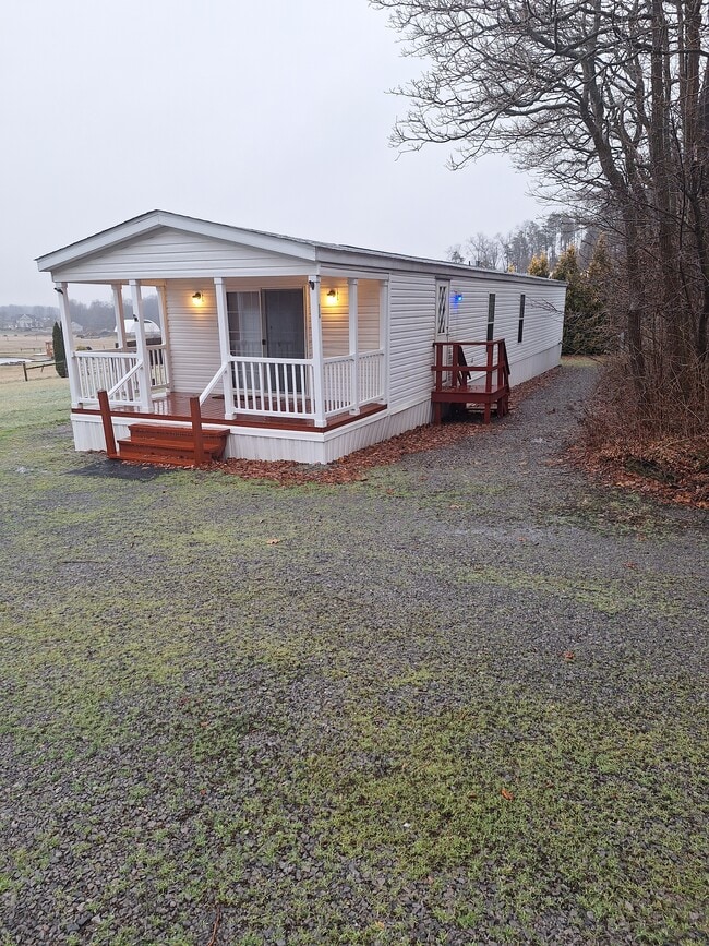 Building Photo - 174 Veterans Rd