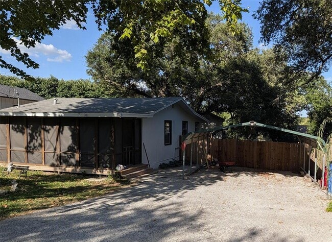 Foto del edificio - 10801 W Lakeview Dr