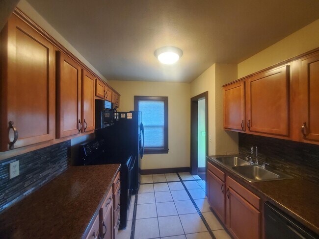 Foto del edificio - 1508 N Mable Ave