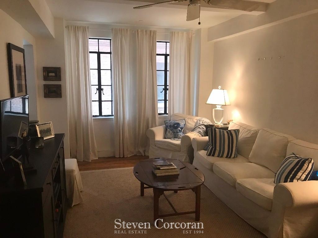 Foto principal - 333 E 43rd St