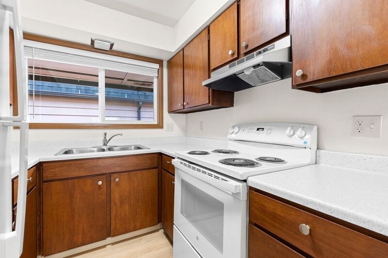 Primary Photo - 2945 SE Washington St