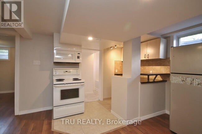 Building Photo - 2555 Iris St