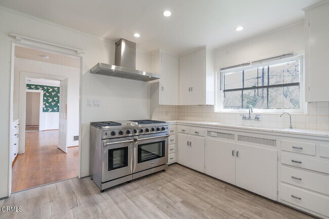 Building Photo - 5319 Rockview Terrace