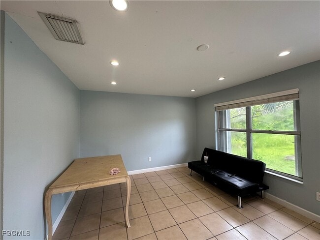 Foto del edificio - 4233 Pine Drop Ln