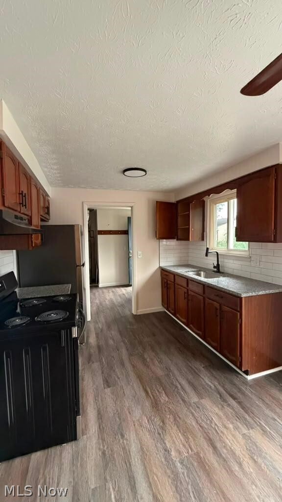 Building Photo - 5830 Beech Dr