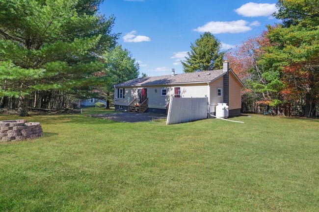 Foto del edificio - 106 Witch Hazel Ln