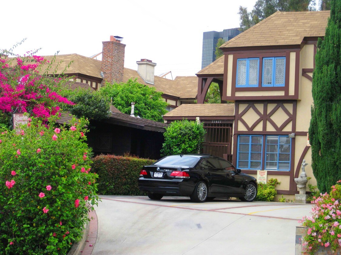 11511 Rochester Ave, Los Angeles, CA 90025 Apartments in Los Angeles