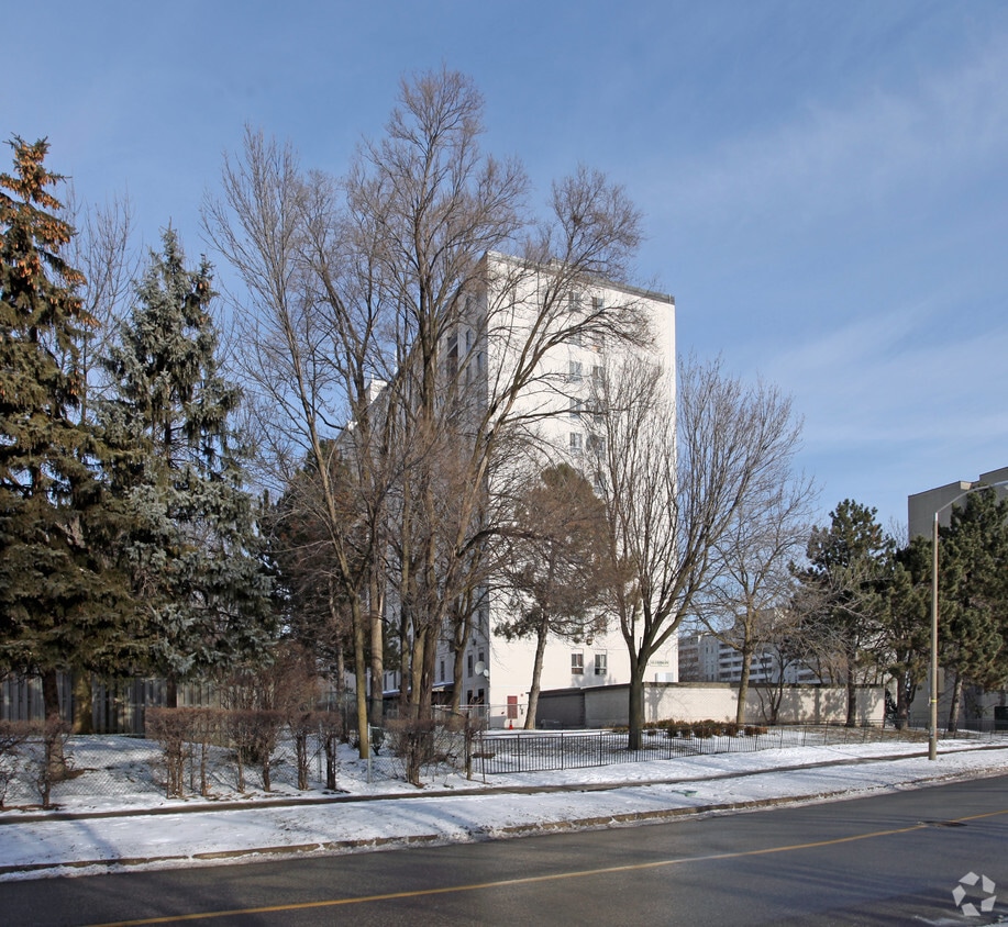 Building Photo - Kennedy Glamorgan