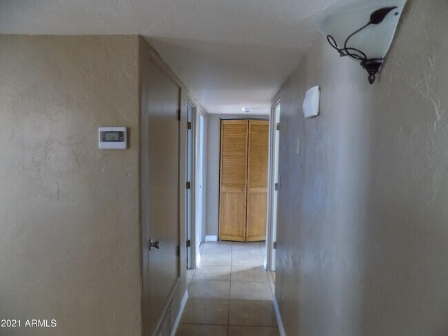 Foto del edificio - 988 Ocotillo Dr