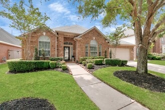 Building Photo - 8030 Crescent Knolls Dr