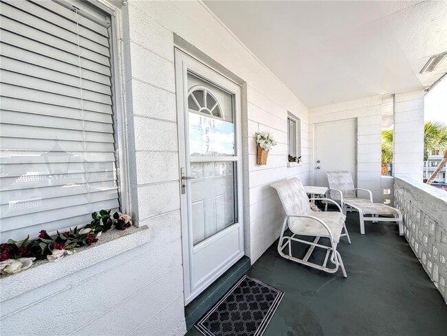 Building Photo - 1841 Sunny Dr