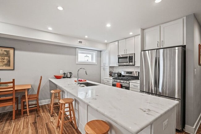 Foto del edificio - 419 Newton Pl NW