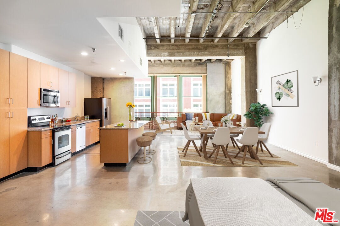 Foto principal - 711 S Olive St