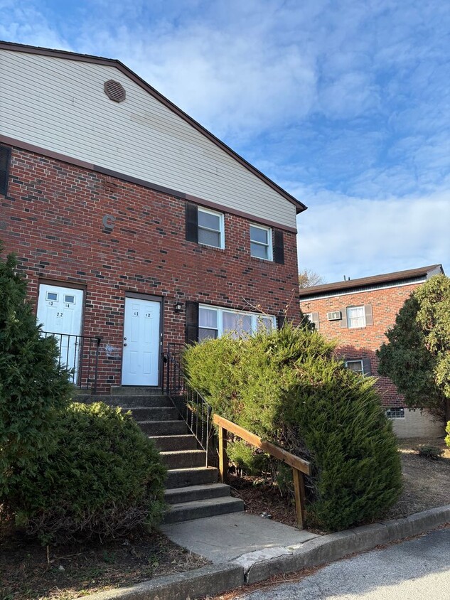 Primary Photo - Freshly painted 2 bedroom in awesome building