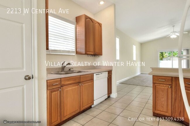 Building Photo - Southwest Winter Haven Home